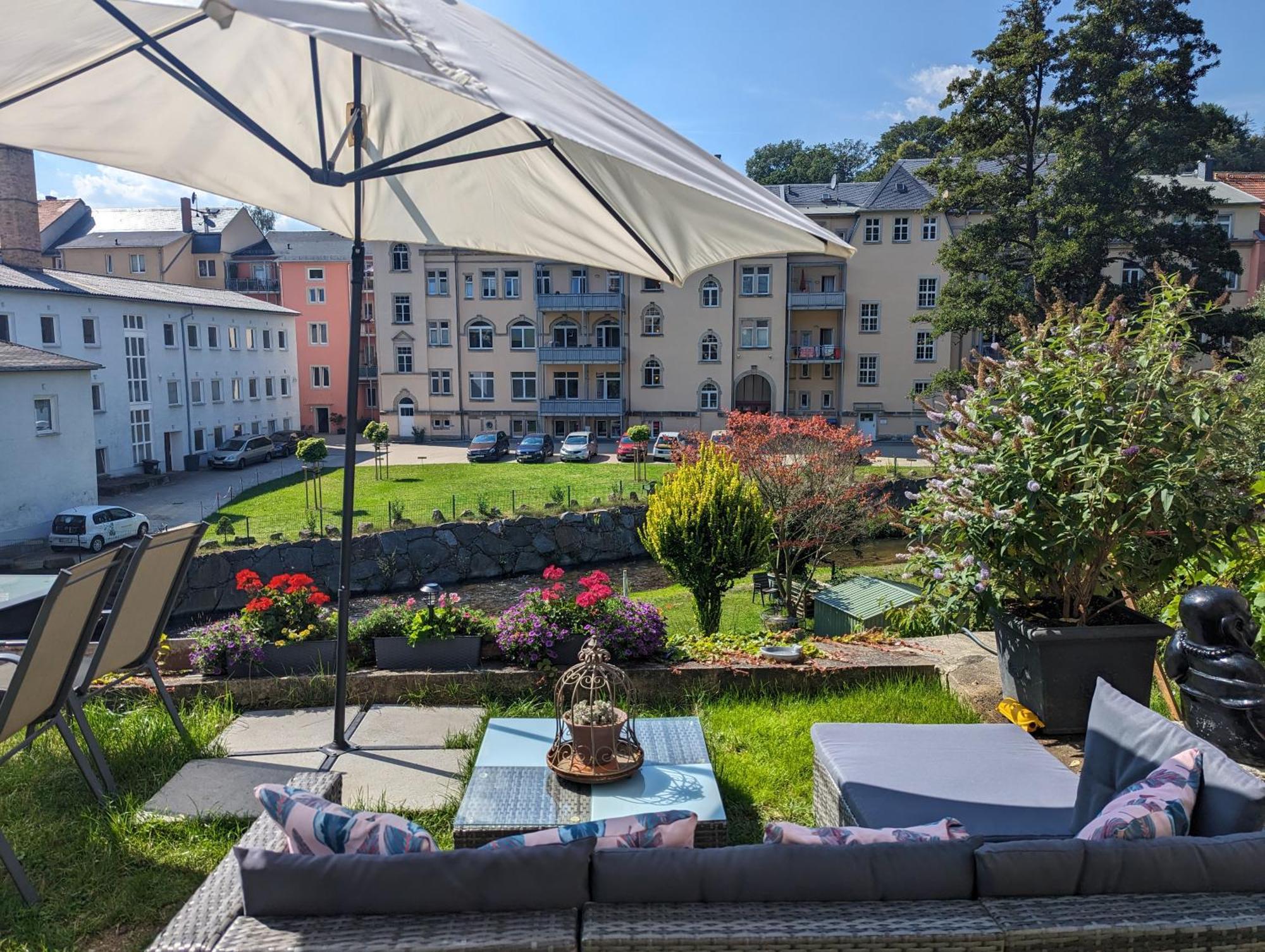 Hw4B - Urlaubsmagie - Zentral Mit Gemeinschaftsgarten, -Pool, -Sauna & Whirlpool Sebnitz Exterior photo