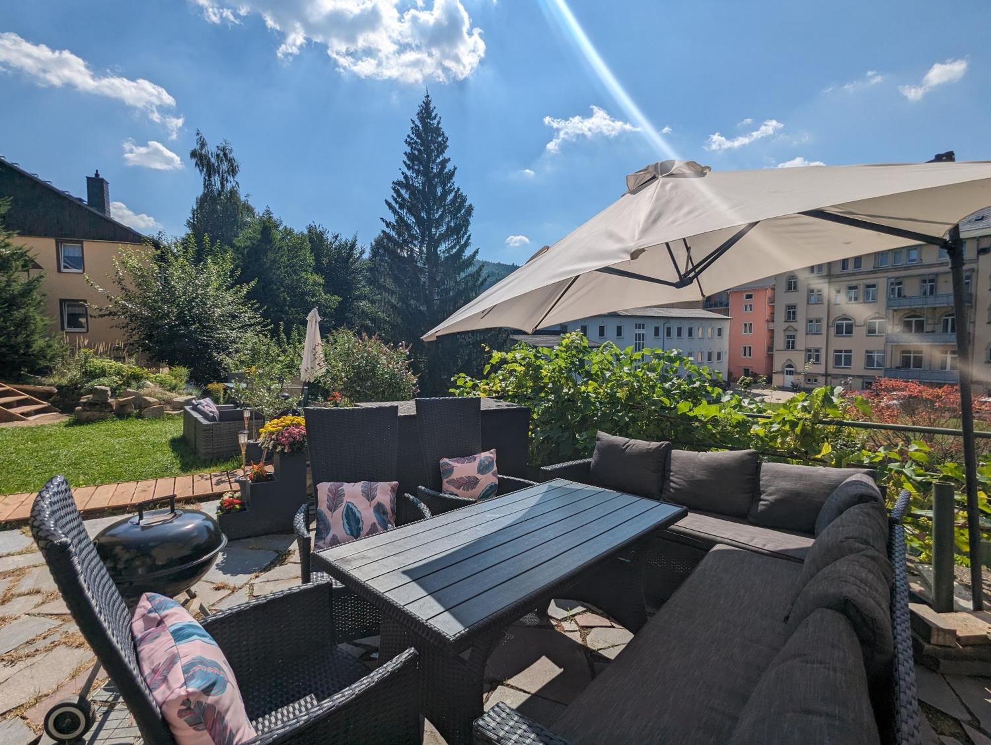 Hw4B - Urlaubsmagie - Zentral Mit Gemeinschaftsgarten, -Pool, -Sauna & Whirlpool Sebnitz Exterior photo