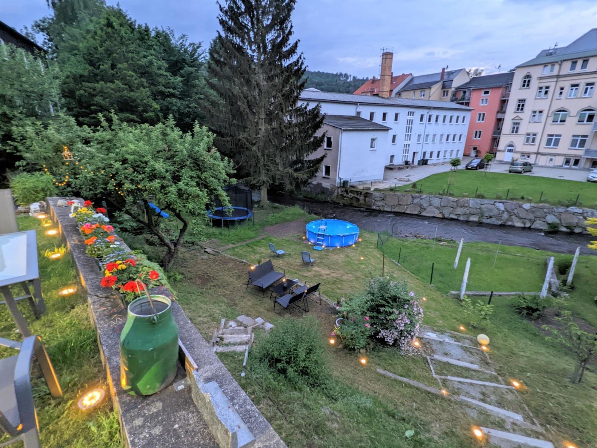 Hw4B - Urlaubsmagie - Zentral Mit Gemeinschaftsgarten, -Pool, -Sauna & Whirlpool Sebnitz Exterior photo